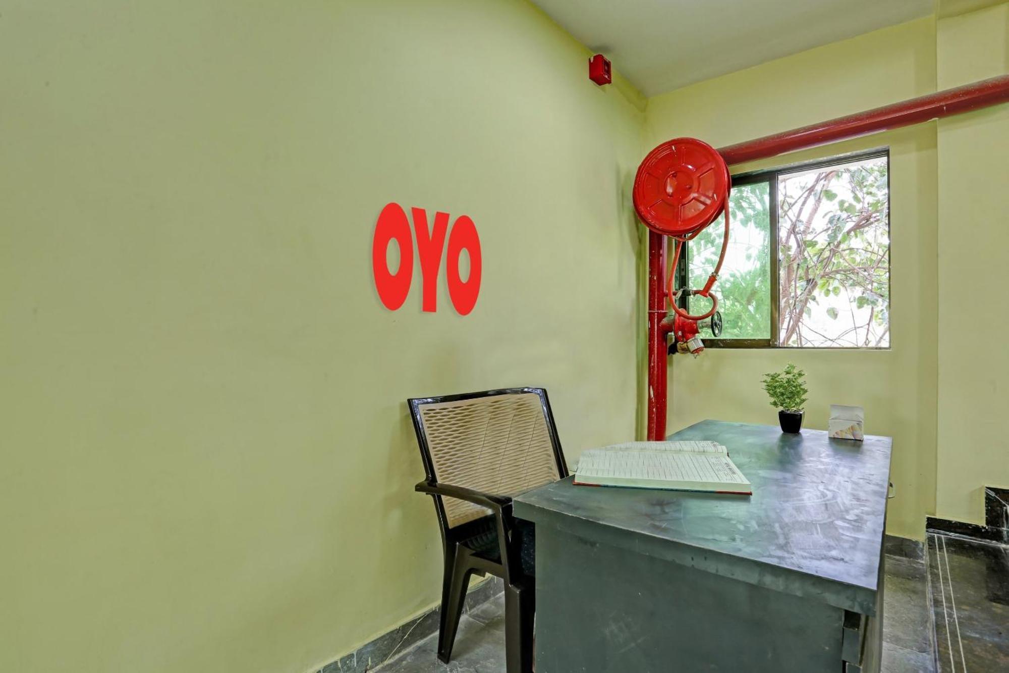 Hotel O Om Sai Residency Lodging And Boarding Taloje Budrukh Εξωτερικό φωτογραφία