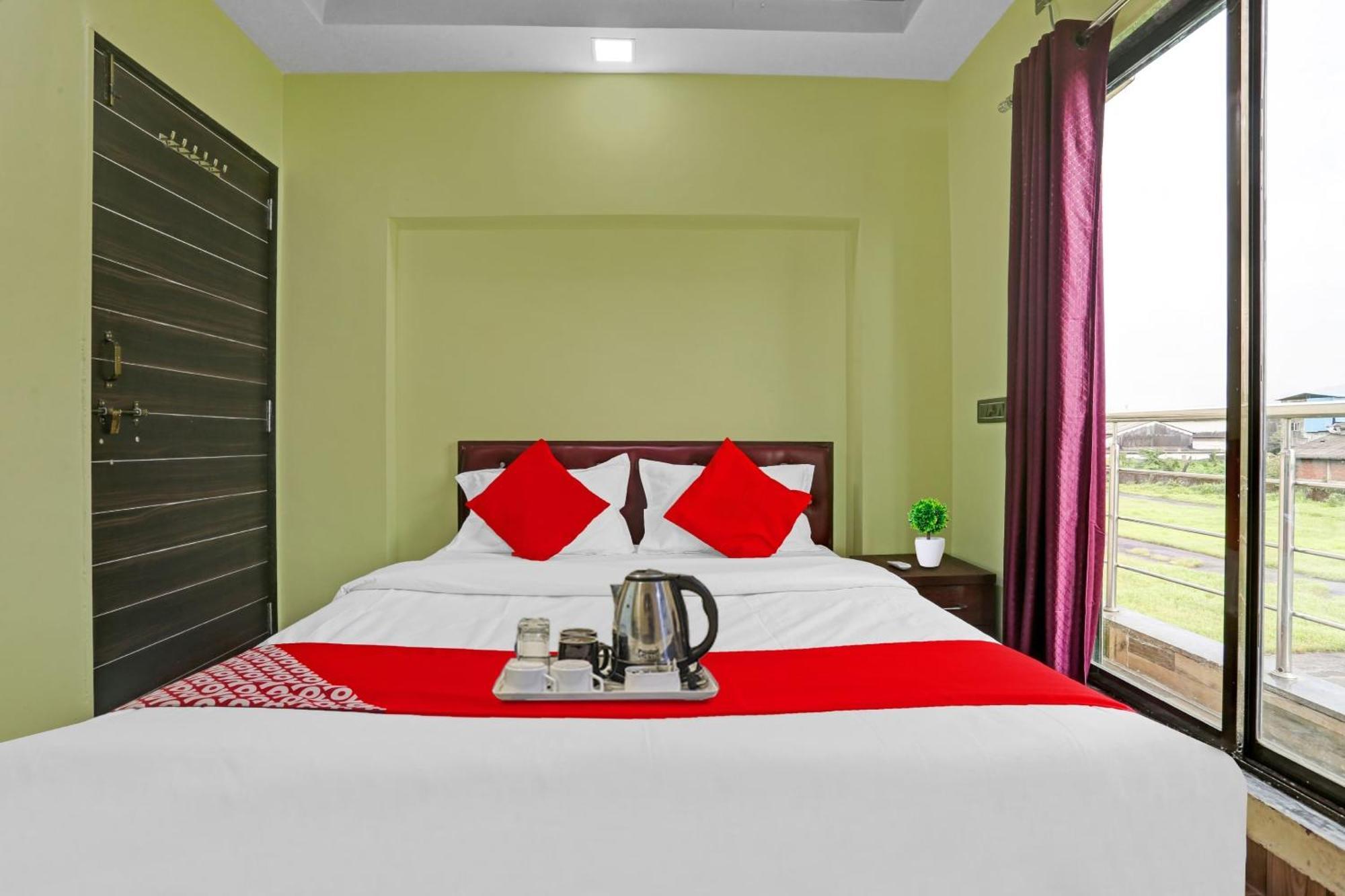 Hotel O Om Sai Residency Lodging And Boarding Taloje Budrukh Εξωτερικό φωτογραφία