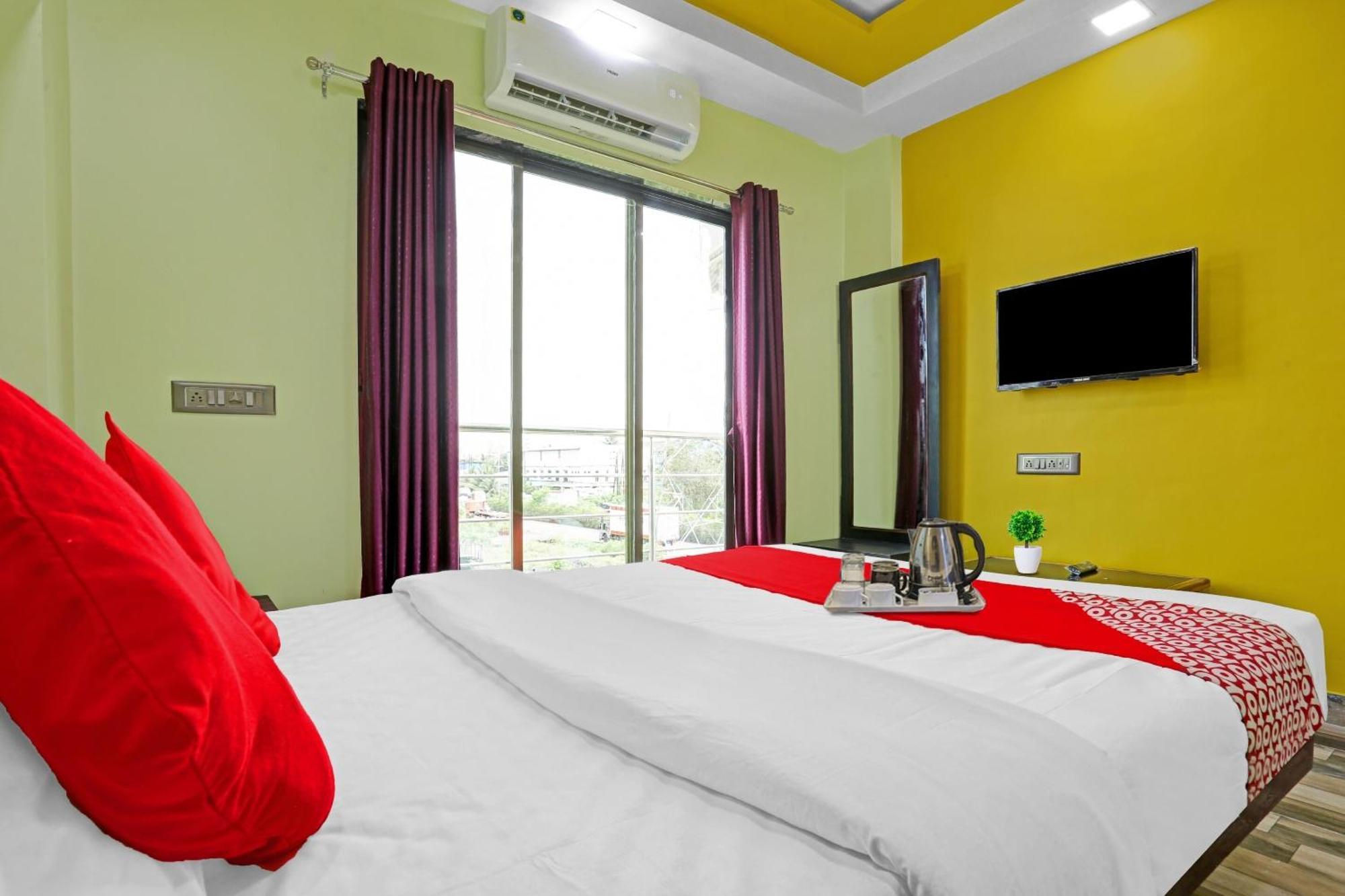 Hotel O Om Sai Residency Lodging And Boarding Taloje Budrukh Εξωτερικό φωτογραφία