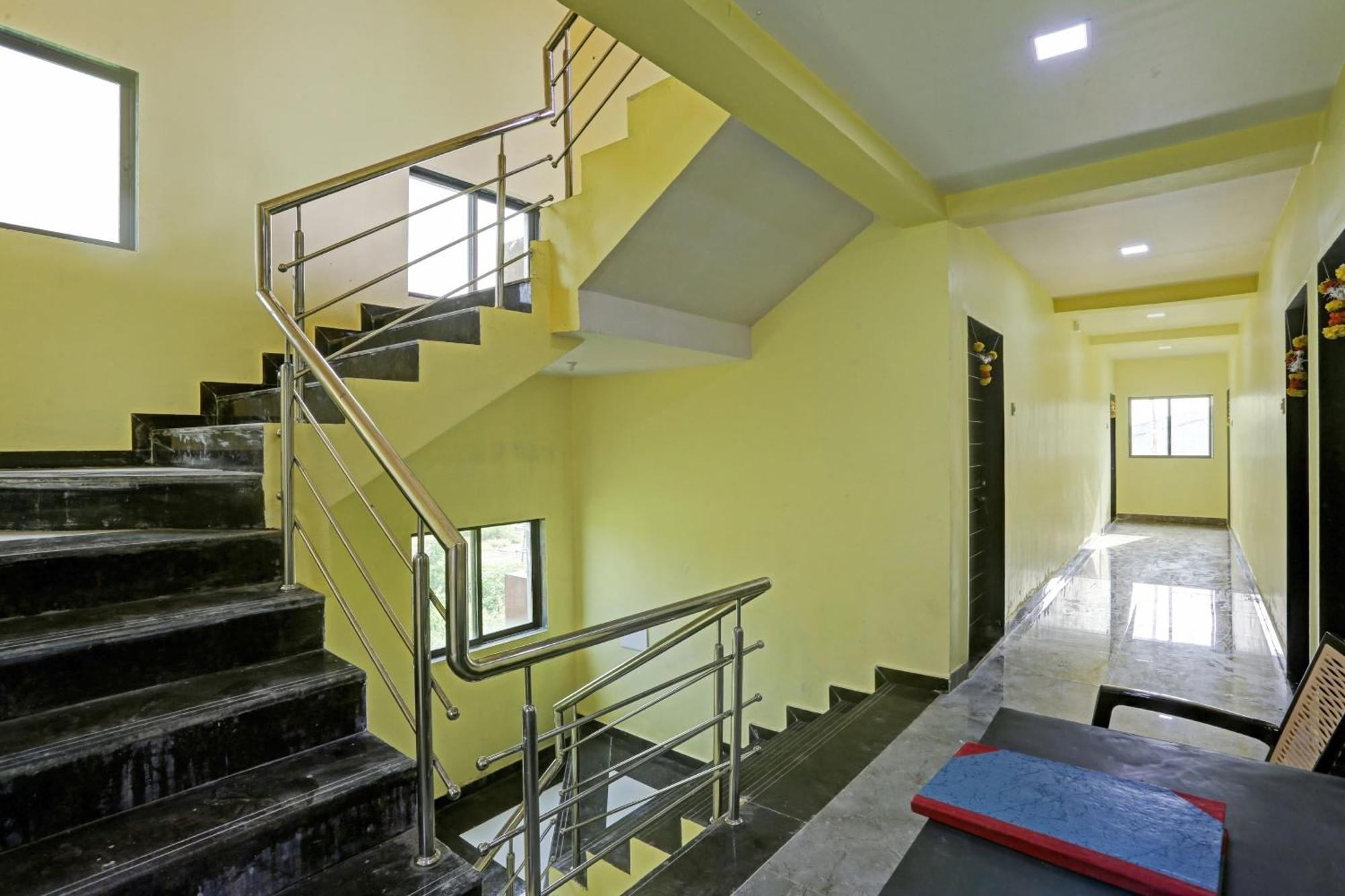 Hotel O Om Sai Residency Lodging And Boarding Taloje Budrukh Εξωτερικό φωτογραφία