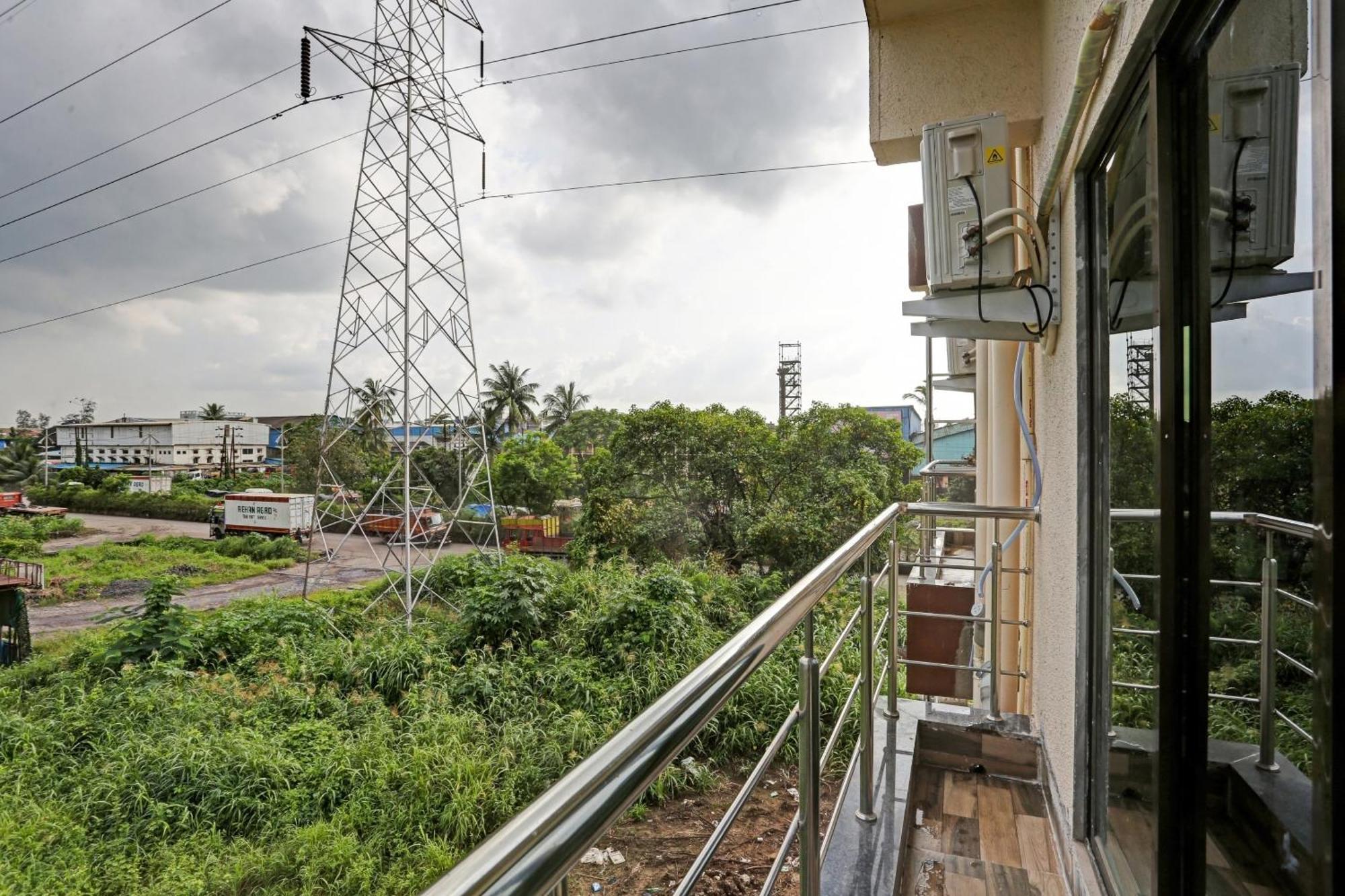 Hotel O Om Sai Residency Lodging And Boarding Taloje Budrukh Εξωτερικό φωτογραφία